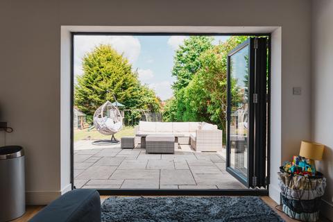 12 Beeby Road, Scraptoft, Leicester, LE7 9SG