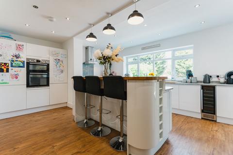 12 Beeby Road, Scraptoft, Leicester, LE7 9SG