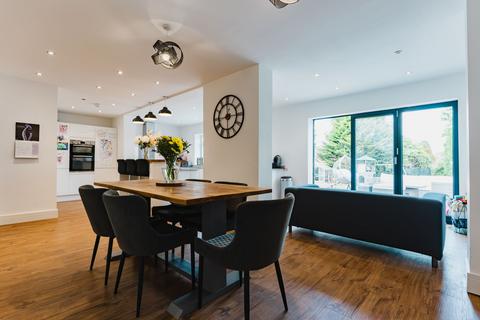 12 Beeby Road, Scraptoft, Leicester, LE7 9SG