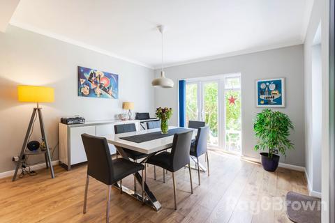 undefined, Lisvane, Cardiff CF14