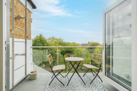 2 bedroom flat for sale, Gondar Gardens, London NW6