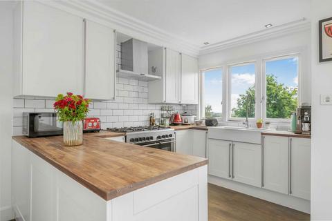 2 bedroom flat for sale, Gondar Gardens, London NW6