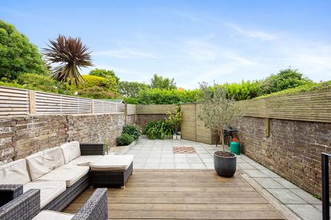 14 Alexandra Road, Worthing, BN11 2DX