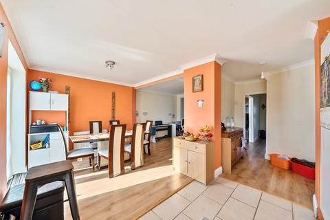 4 bedroom semi-detached house for sale, Ladycroft Walk, Stanmore