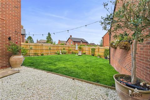 38 Kingstone Road, Uttoxeter, ST14 8WH