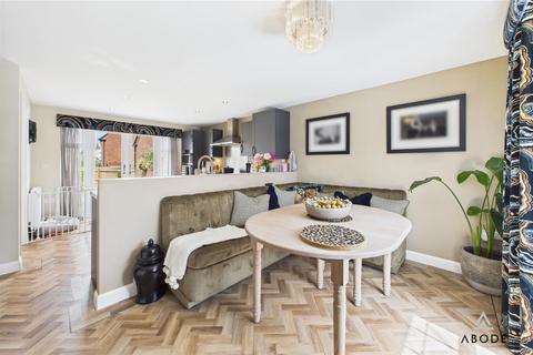38 Kingstone Road, Uttoxeter, ST14 8WH