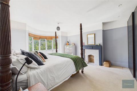 4 bedroom end of terrace house for sale, Howell Road, Devon