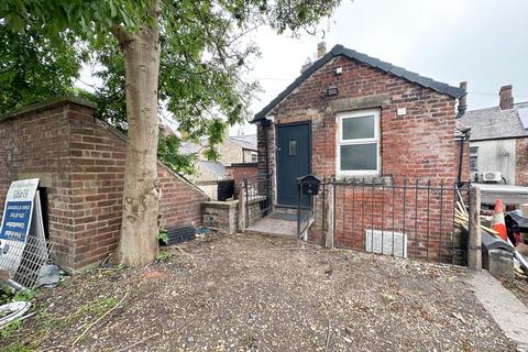 2 bedroom flat to rent, High Street, Stoke-On-Trent ST8