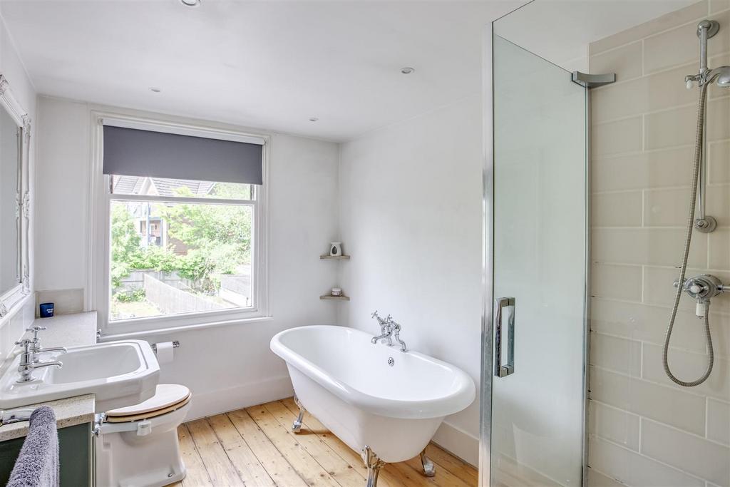 92 Oakridge Road, HP11 2 PL-4.jpg