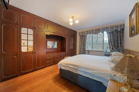 3 bedroom flat for sale, Porchester Gate, Bayswater, London, W2