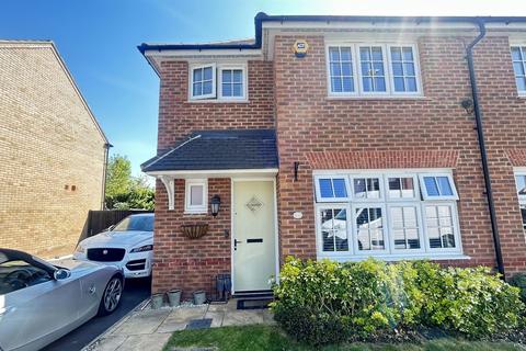 37 Castle Close, Stretton, Burton-on-trent, DE13 0WA