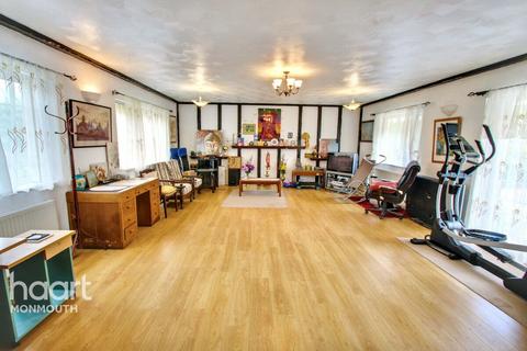 4 bedroom detached house for sale, Raglan, Usk