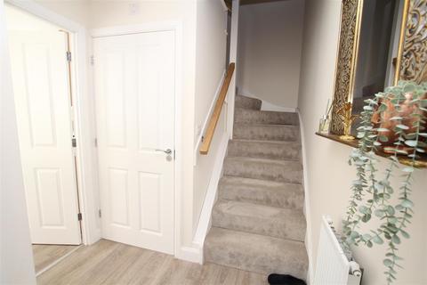 3 bedroom detached house for sale, Greenway View, Cleckheaton