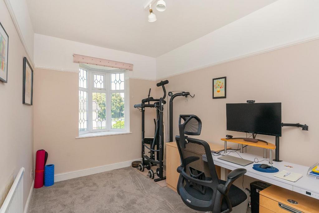 1 H0 V8 HE - Bedroom K.jpg