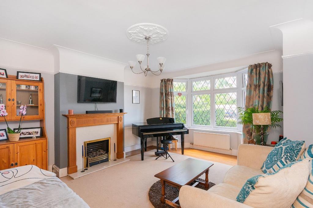 1 H0 V8 HE - Living Room D.jpg