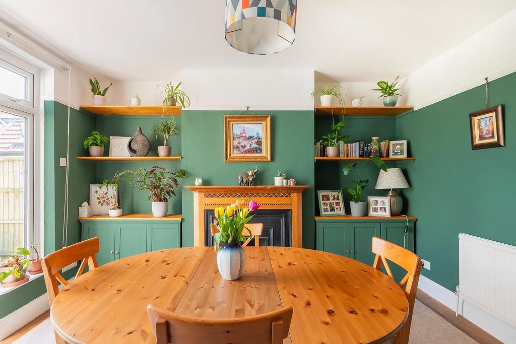 1 H0 V8 HE - Dining Room B.jpg