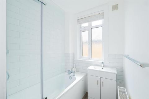 16a Woodland Road, Chingford, London, E4 7EU