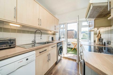 2 bedroom flat for sale, Park Road, Kingston Upon Thames KT1