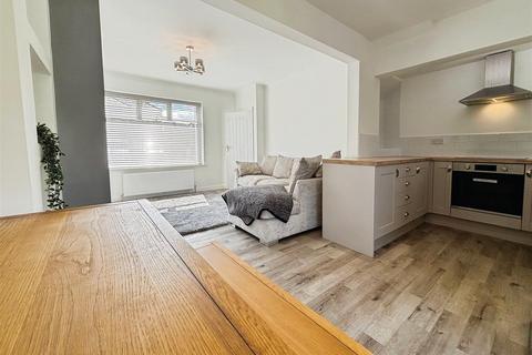 2 bedroom townhouse for sale, Mount Grove, Bradford BD2