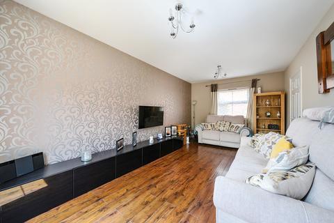 44 Hart Close, Royal Wootton Bassett, Swindon, SN4 7FN