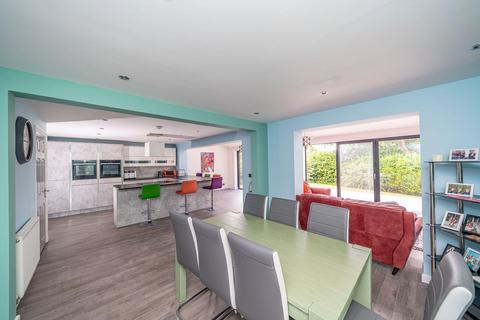 4 bedroom detached house for sale, Chester Road