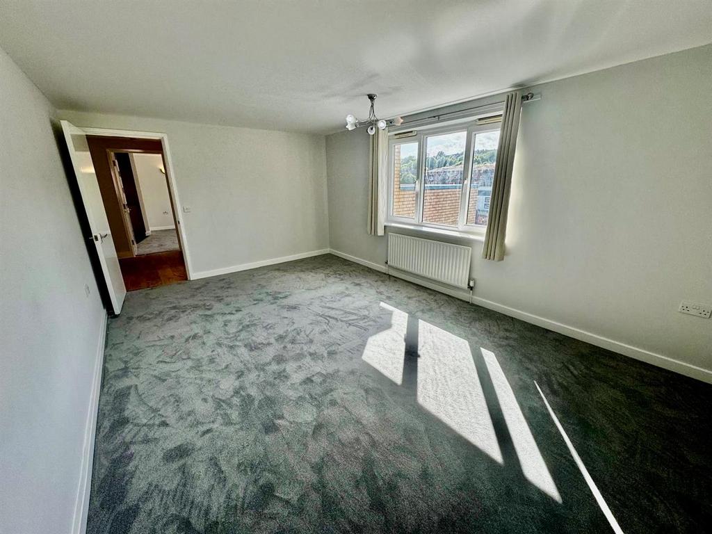 Main bedroom - 2.jpg