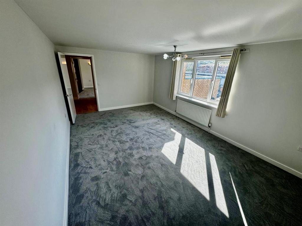 Main bedroom - 3.jpg