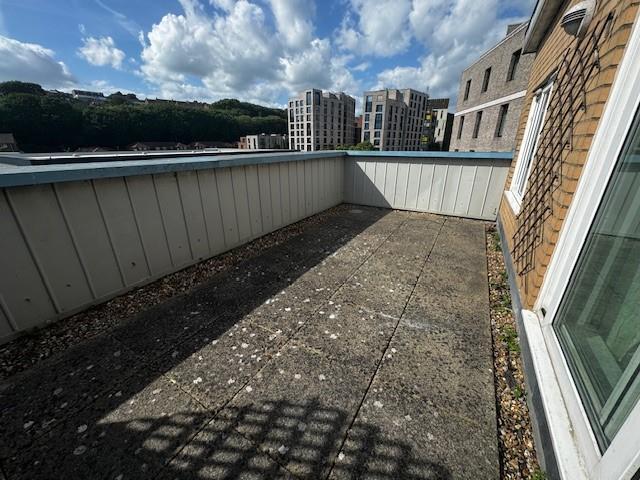Balcony - 1.jpg