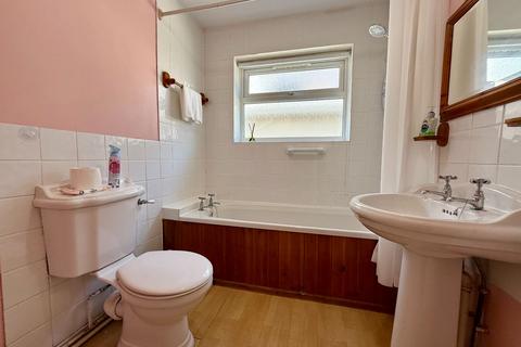 35 Belgrave Road, Fairbourne, LL38 2AZ