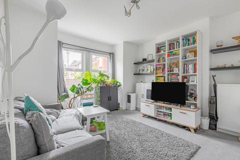 1 bedroom flat for sale, Cargill Road, London, SW18