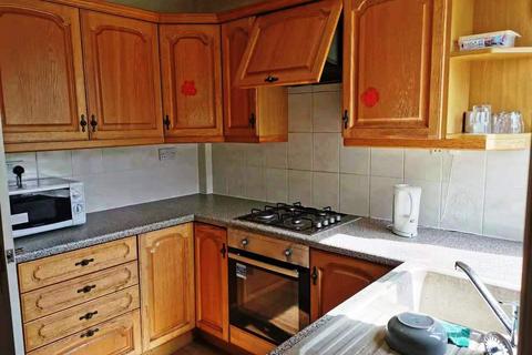 2 bedroom terraced house to rent, Wakenshaw Road, Gilesgate, Durham