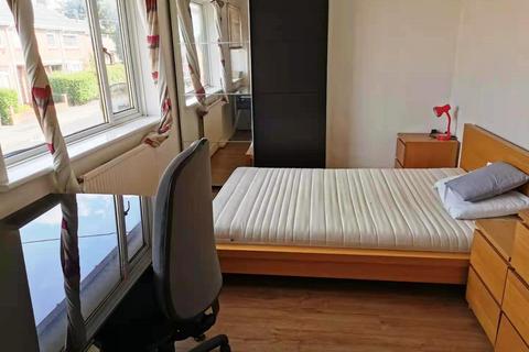 2 bedroom terraced house to rent, Wakenshaw Road, Gilesgate, Durham