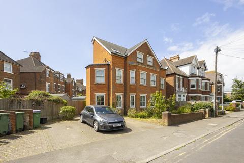2 bedroom flat for sale, Kingsnorth Gardens, Folkestone, CT20