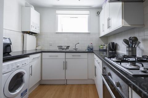 2 bedroom flat for sale, Kingsnorth Gardens, Folkestone, CT20