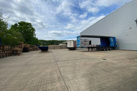 Warehouse to rent, Mead Park, River Way Harlow CM20 2SE