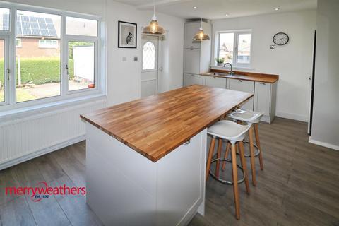 8 Bennett Close, Rawmarsh, Rotherham, S62 5PE