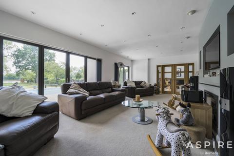 The Willows The Warren, Caversham, Reading, RG4 7TQ