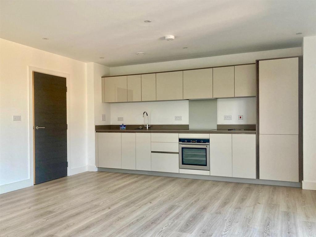 SITTING / DINING ROOM & KITCHEN