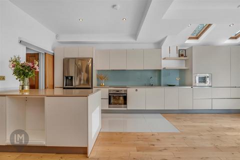 4 bedroom house for sale, Farquhar Road, London