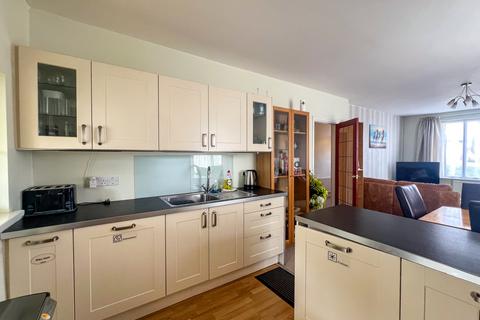 2 bedroom bungalow for sale, Gloucester Road, Patchway, South Gloucestershire, BS34