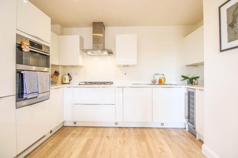 2 bedroom apartment for sale, Renard Way, Trumpington, Cambridge