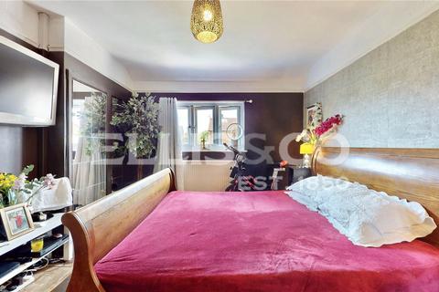 4 bedroom semi-detached house for sale, Hillfield Avenue, Wembley, HA0