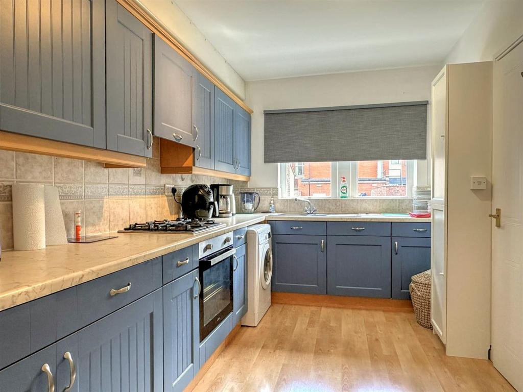 Breakfasting kitchen