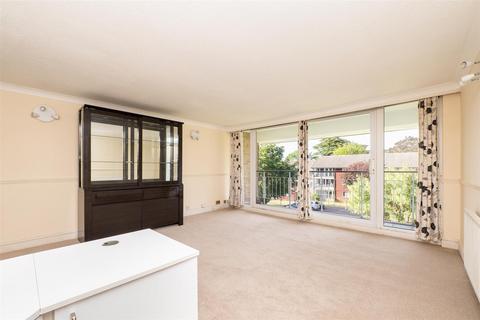 10 Basinghall Gardens, Sutton, SM2 6AW