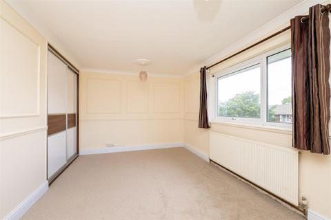 10 Basinghall Gardens, Sutton, SM2 6AW