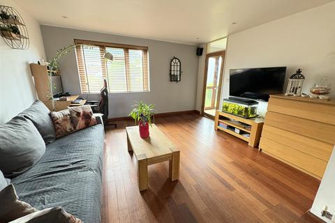19 Arnull Crescent, Daventry, NN11 9AZ