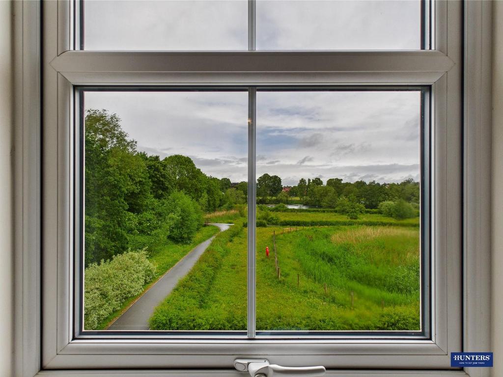Kitchen & Living Room - Outlook
