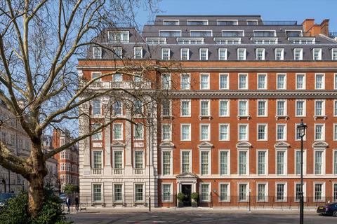 2 bedroom flat for sale, Grosvenor Square, London, W1K