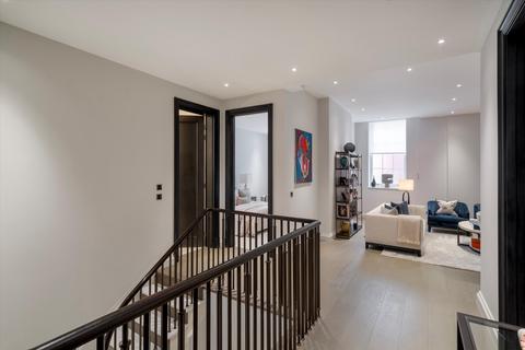 2 bedroom flat for sale, Grosvenor Square, London, W1K