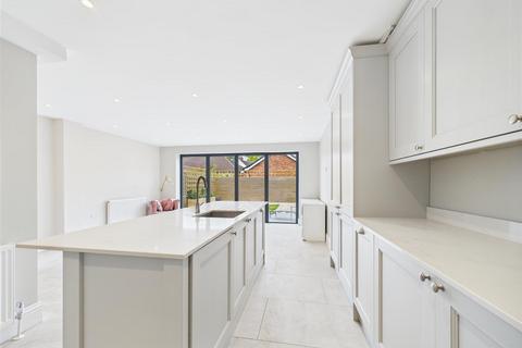 4 bedroom semi-detached house for sale, Dennis Road, East Molesey
